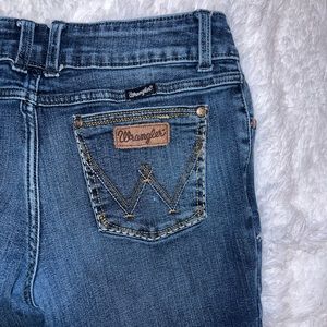Wrangler Womens Boot Cut Jeans size 7/8 *Hemmed to 26*